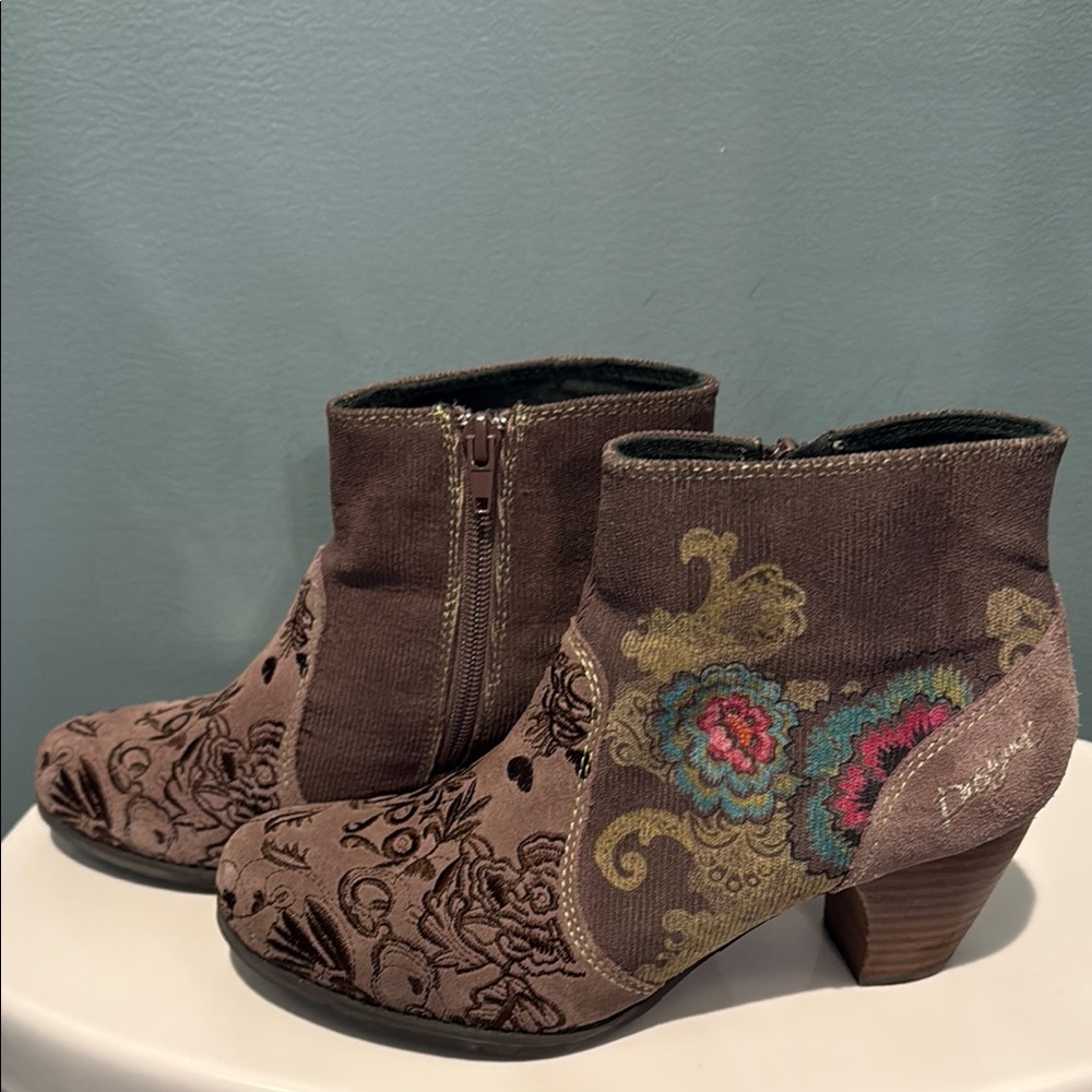 Desigual Embroidered Ankle Boots with Floral Design - size 37 EUR